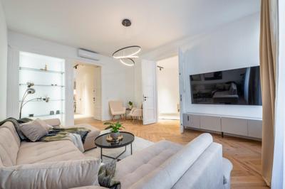 Elegant 2-Bedroom Residence Near Egyetem Tér