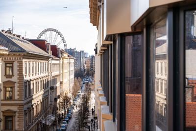 Refined Designer Residence in Budapest’s Prestigious Downtown District