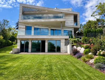 Exceptional Contemporary Villa with Breathtaking Panoramic Views on Széchenyi Hill